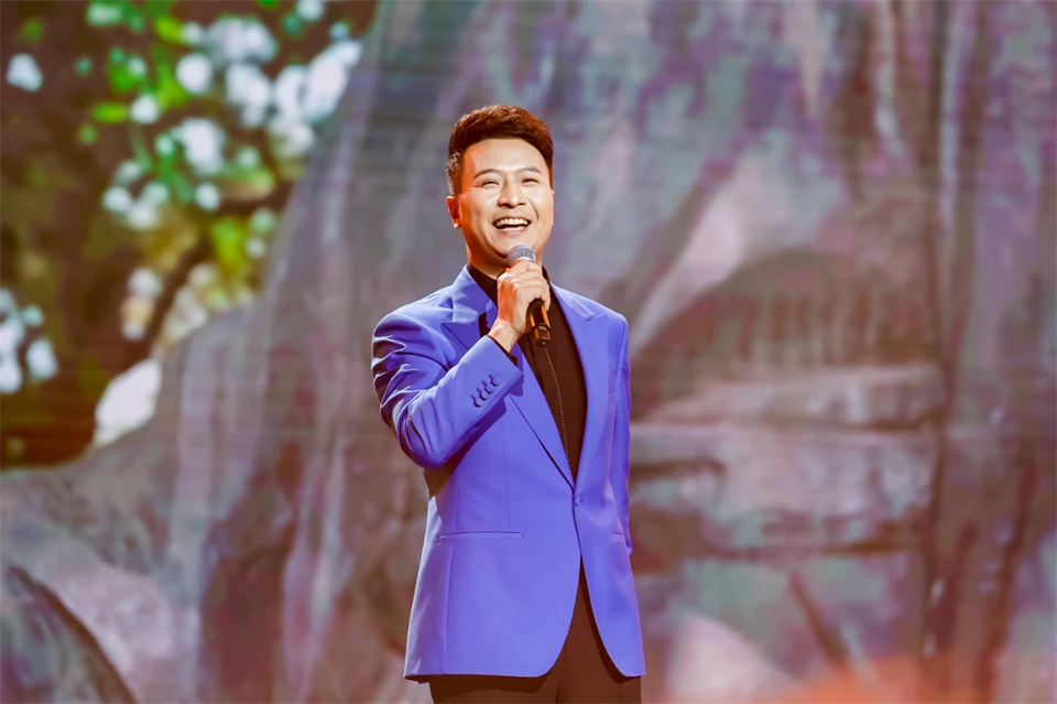 立异引领价值 理想成绩未来——庆祝8188cc威尼斯智能建设25周年表扬大会暨文艺晚会盛大举行