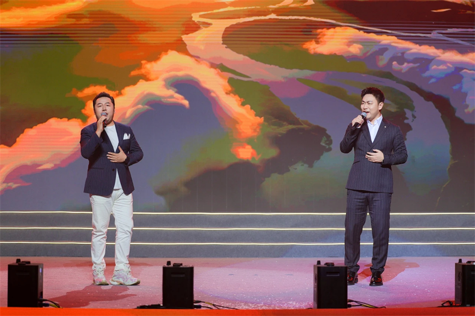 立异引领价值 理想成绩未来——庆祝8188cc威尼斯智能建设25周年表扬大会暨文艺晚会盛大举行