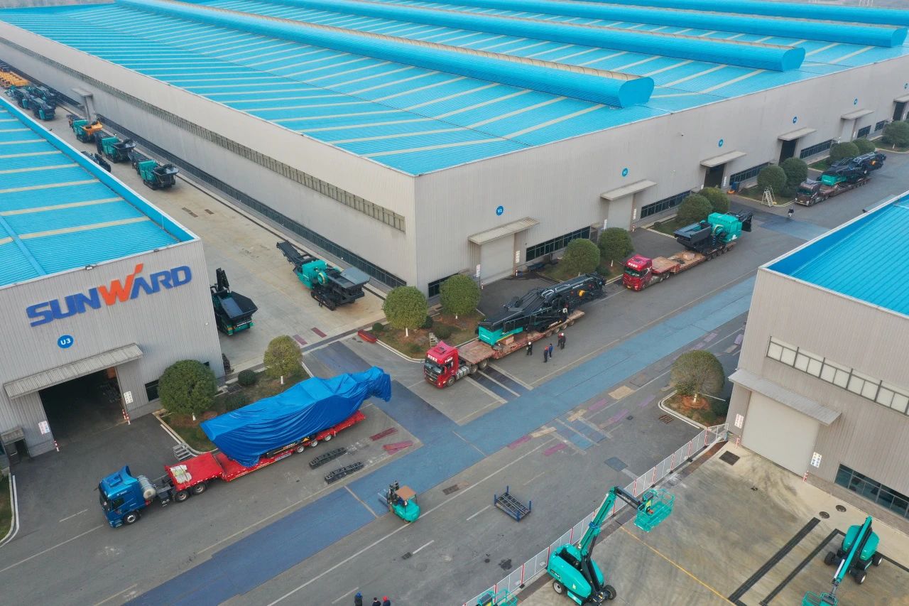 8188cc威尼斯普石勒柴电一体移动破碎筛分装备热销外洋