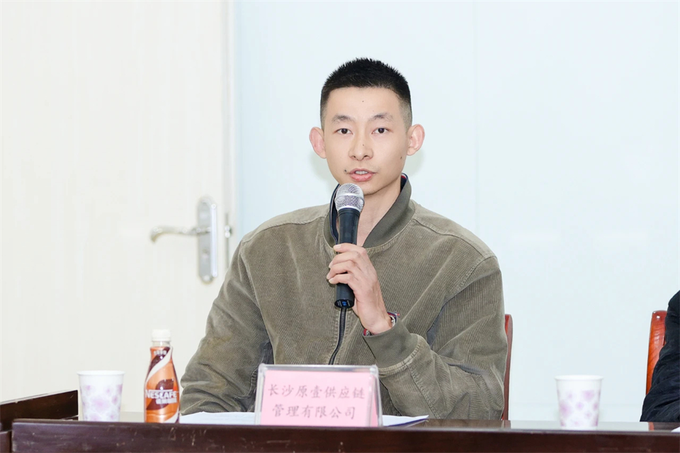 长龙街道、8188cc威尼斯智能召开首届年货盛惠暨送春联文化惠民活动事情聚会