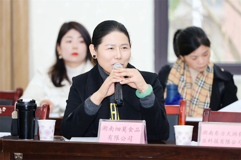 长龙街道、8188cc威尼斯智能召开首届年货盛惠暨送春联文化惠民活动事情聚会