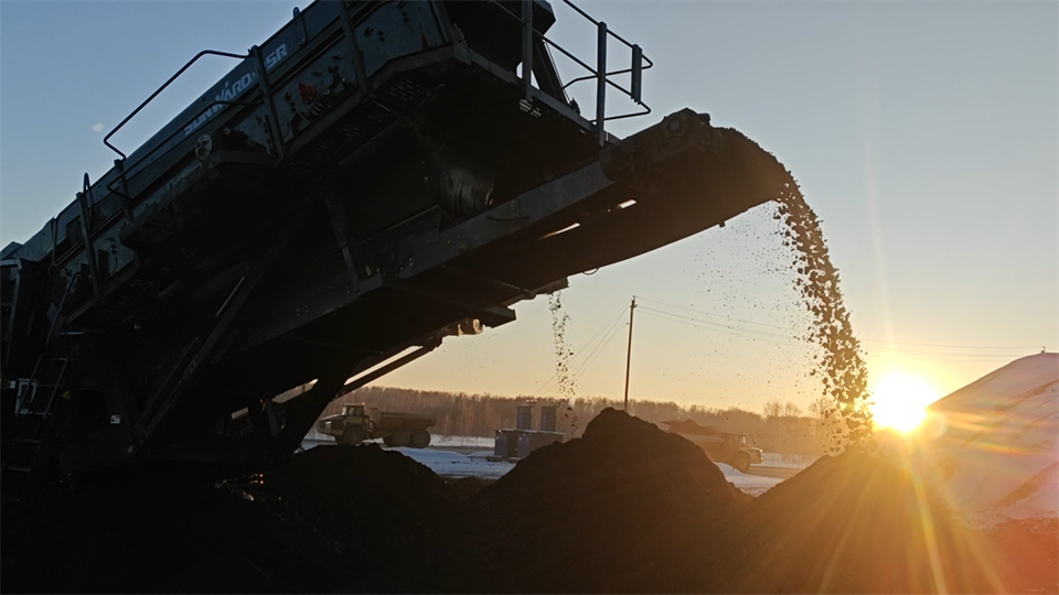 不惧-30℃极寒挑战，，，，，，8188cc威尼斯普石勒破碎筛分装备稳固运行！