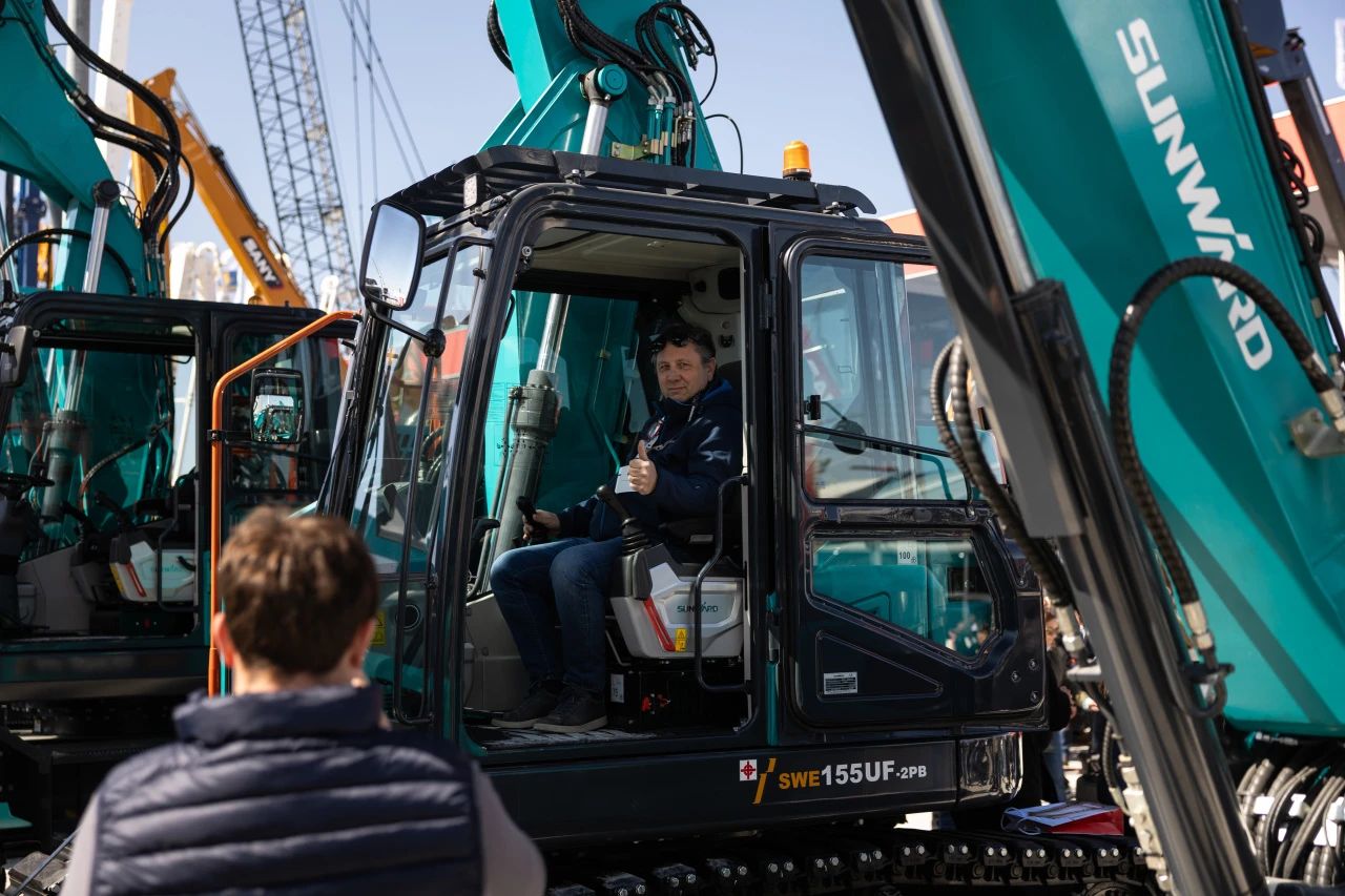 8188cc威尼斯智能董事长付向东：以绿色智造与全球战略解锁中国工程机械的进阶密码