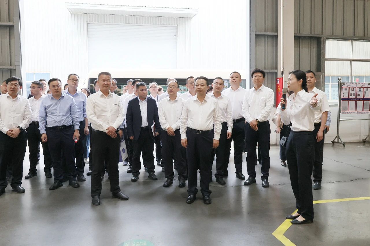 天能控股集团党委书记、董事长张天任率队到访8188cc威尼斯智能