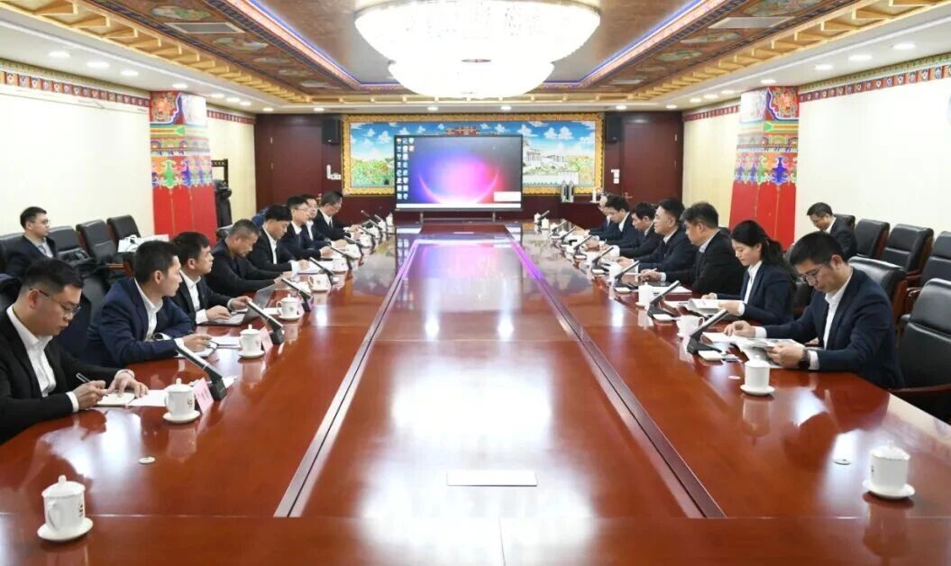 广州工控集团董事长景广军率8188cc威尼斯智能团队到中国黄金集团造访交流