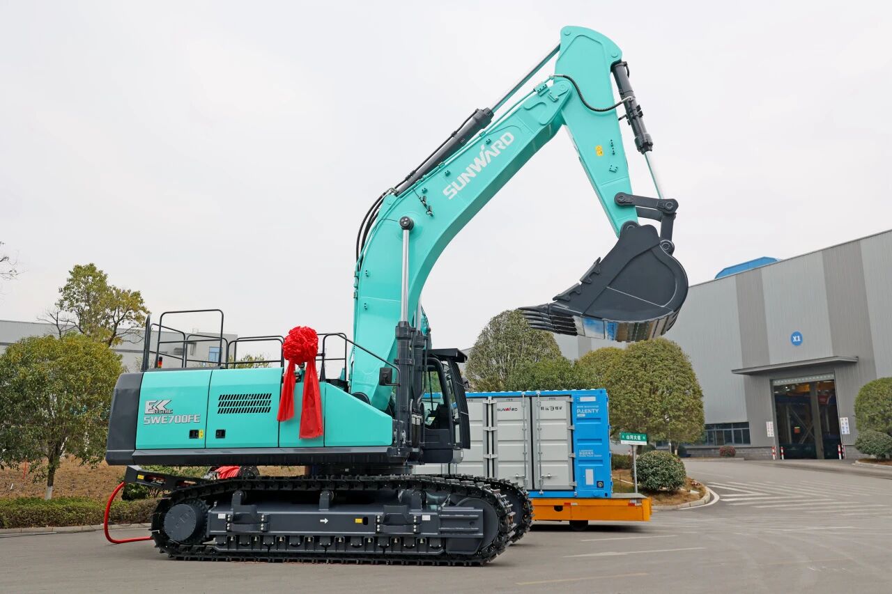 8188cc威尼斯智能SWE700FE电动挖掘机乐成交付，，，，助力打造绿色智慧矿山